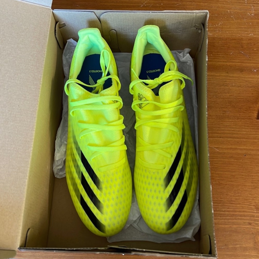 Soccer cleats